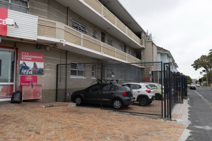 To Let 1 Bedroom Property for Rent in Kenilworth Western Cape